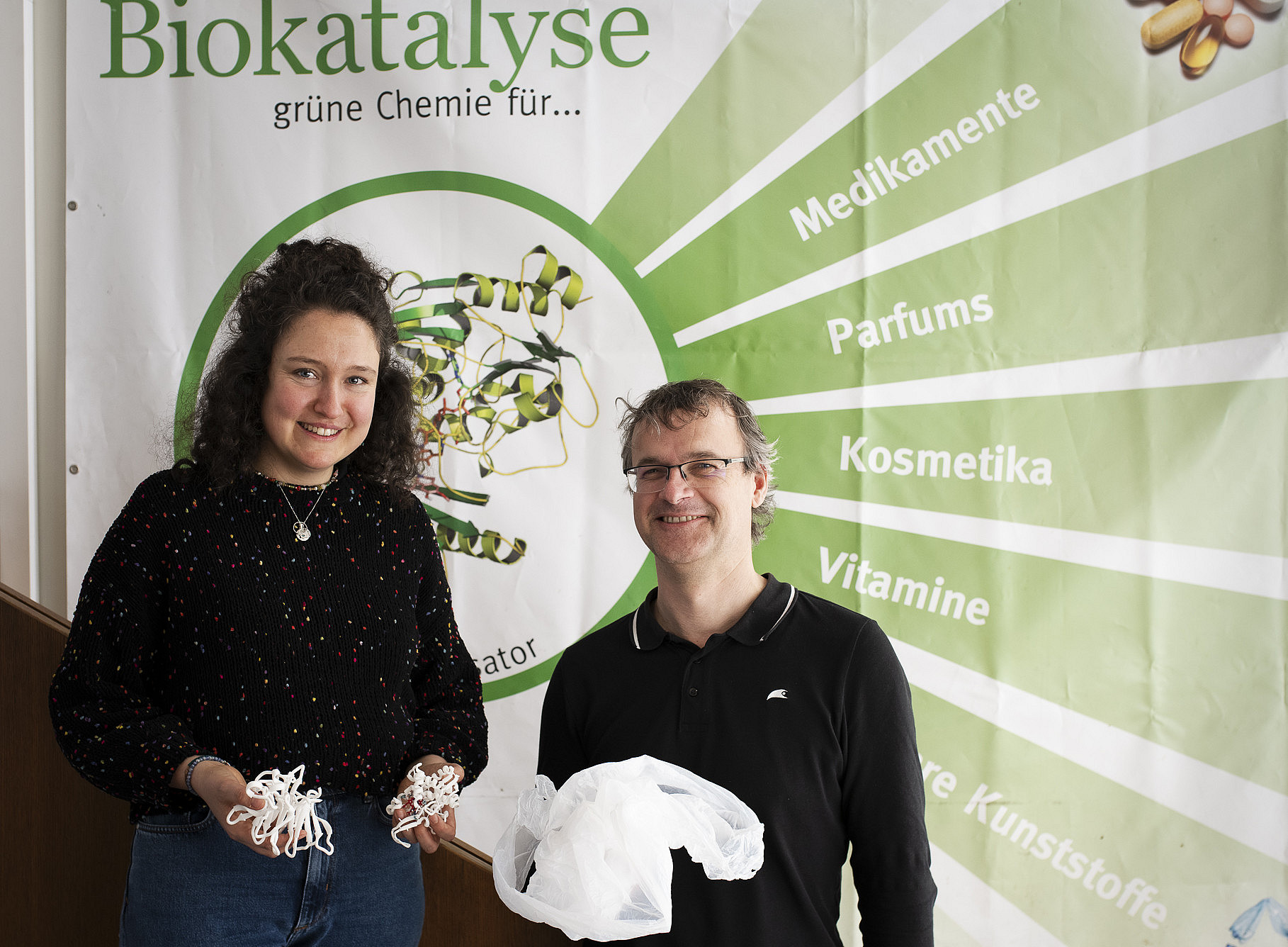 PhD-Student Klara Bangert with Professor Wolfgang Kroutil 