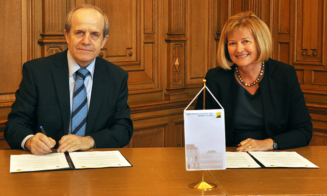 Ivan Svetlik, Rektor der Universität Ljubljana, und Rektorin Christa Neuper unterzeichneten heute einen neuen Kooperationsvertrag. Fotos: Uni Graz/Eklaude