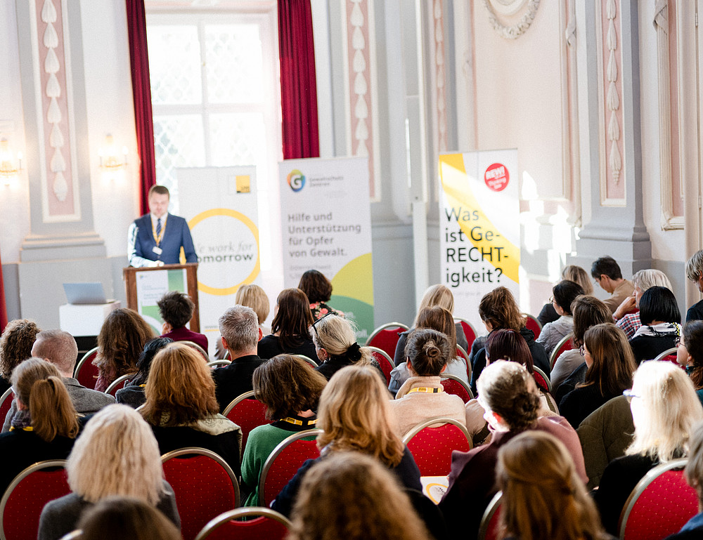 Foto von einer Veranstaltung der Forschungsstelle für Gewaltprävention und Opferschutz ©short and sweet / CONNY LEITGEB