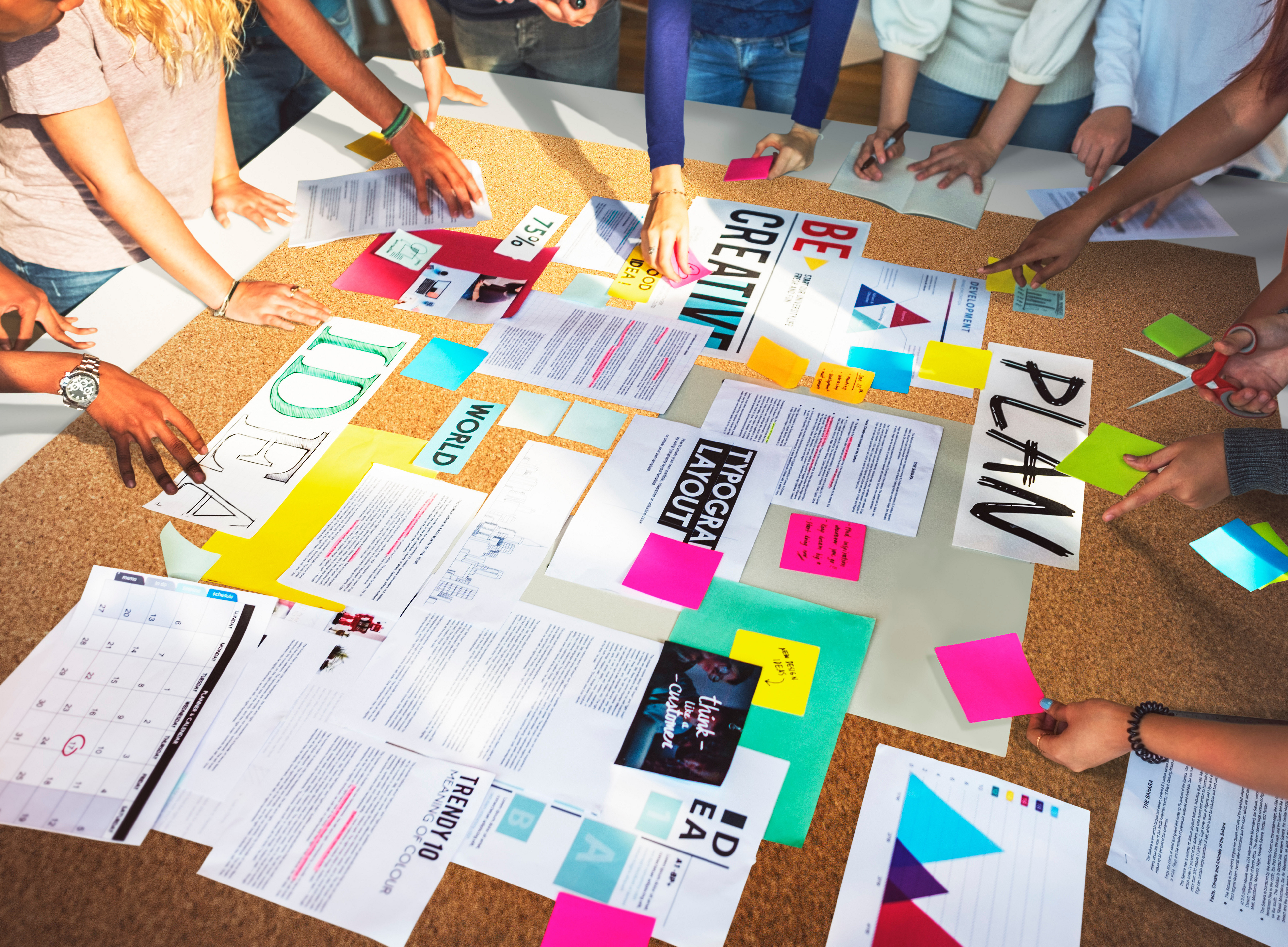 Stock photo of desk with papers ©Rawpixel Ltd.