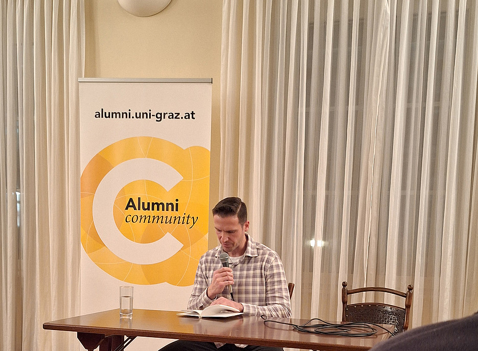 Florian Mittl bei der Lesung ©Uni Graz/Martina Mayer-Krauss