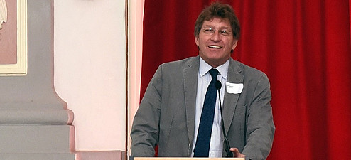 VR-Rektor Peter Scherrer