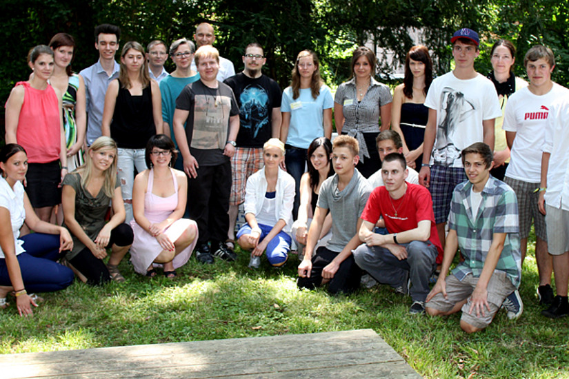 Lehrlingsausbildung an der Uni Graz: Vizerektorin Renate Dworczak, Personalchef Kurt-Martin Lugger sowie die KoordinatorInnen Mag. Kerstin Käfer und Mag. Stefan Kastl gratulierten den Lehrlingen.