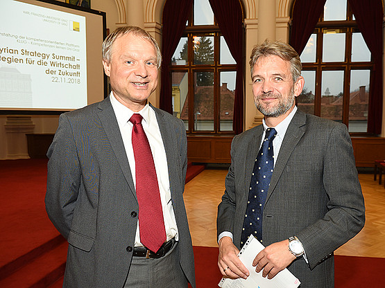 Walter Slupetzky (l.) und Thomas Krautzer, Leiter des Instituts für Wirtschafts-, Sozial- und Unternehmensgeschichte 