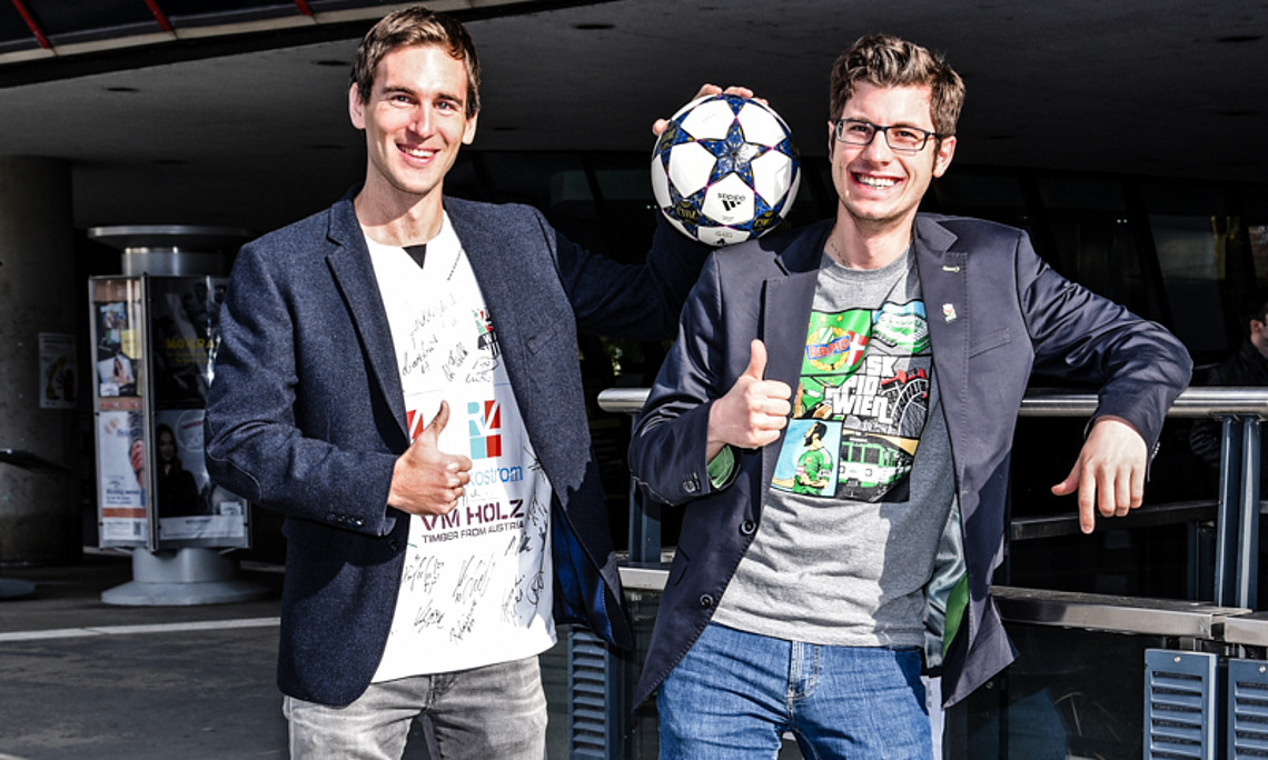 Christoph Hofstätter (links) und Meinhardt Schweditsch sprechen am kommenden Donnerstag mit ehemaligen Profifußballern über Rechtliches im Sport. Foto: Uni Graz/Eklaude