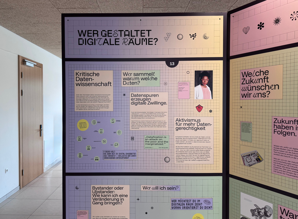 Ausstellung in der Schule ©Uni Graz/Plattner