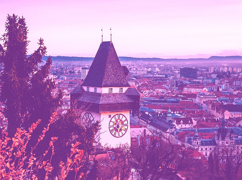 Graz clock tower with a view of Graz from the Schlossberg as a subject image for teaching materials for subject lessons in inclusive classes in elementary school ©Pixabay/chriszwettler