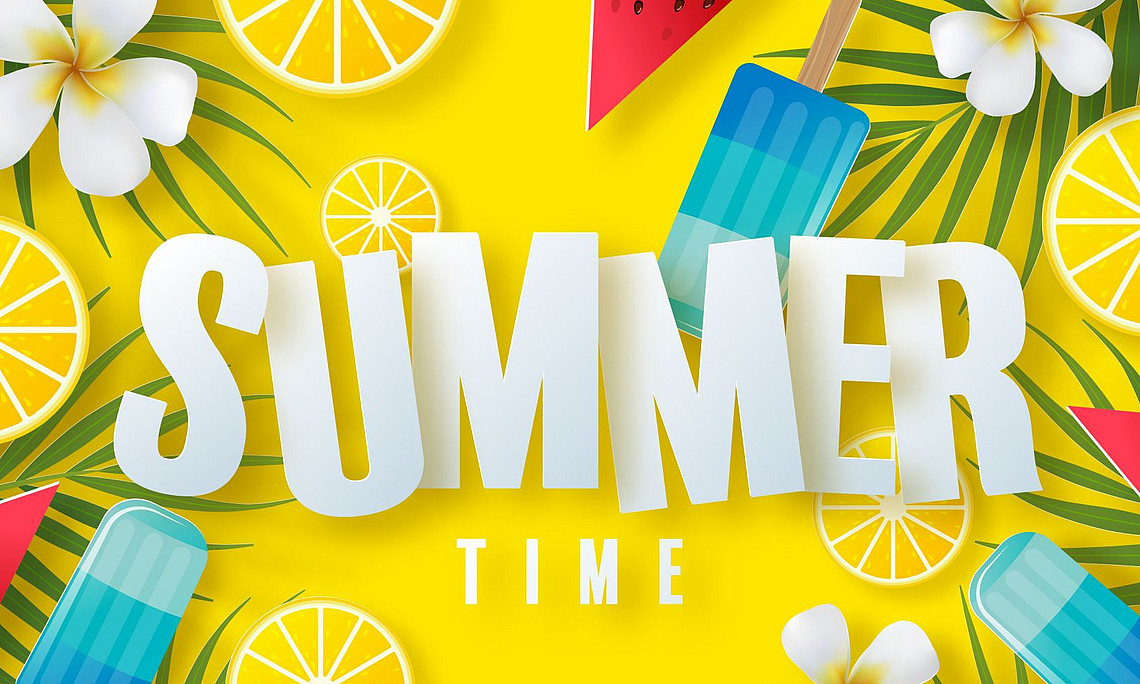 Text "summer", Eislutscher, Zitronenspalten, Blueten und Melonenspalten