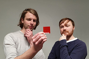 Driven by curiosity. OpNaQ members Johannes Bütow (left) and Brian Kantor (right). Image: UniGraz/OpNaQ 