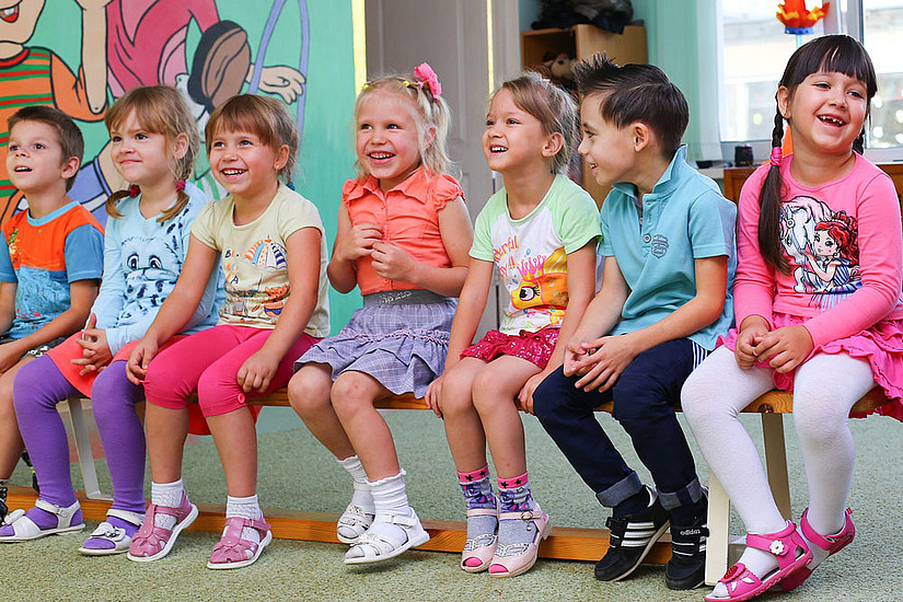 Professionelle Betreuung und der Kontakt mit Gleichaltrigen sind auch für Kleinkinder extrem wichtig. Sehr viele leiden unter Lockdowns, wie eine Studie der Uni Graz zeigt. Foto: Pixabay