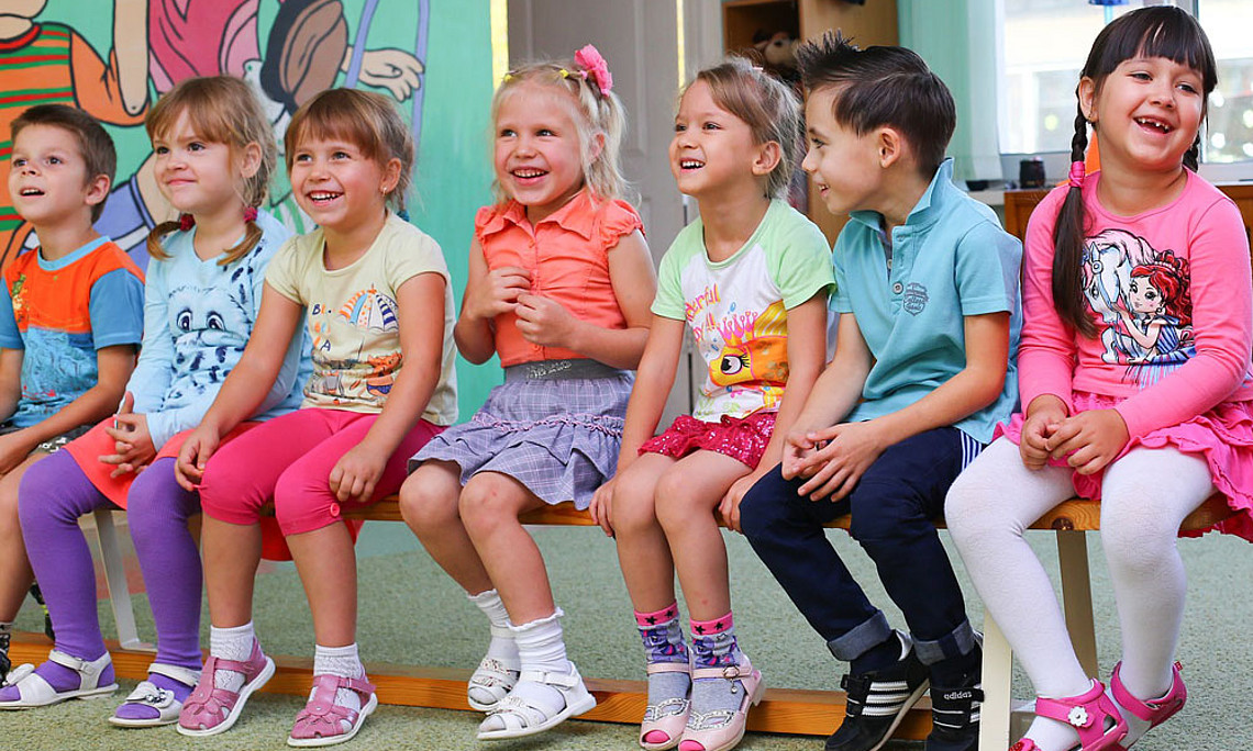 Professionelle Betreuung und der Kontakt mit Gleichaltrigen sind auch für Kleinkinder extrem wichtig. Sehr viele leiden unter Lockdowns, wie eine Studie der Uni Graz zeigt. Foto: Pixabay
