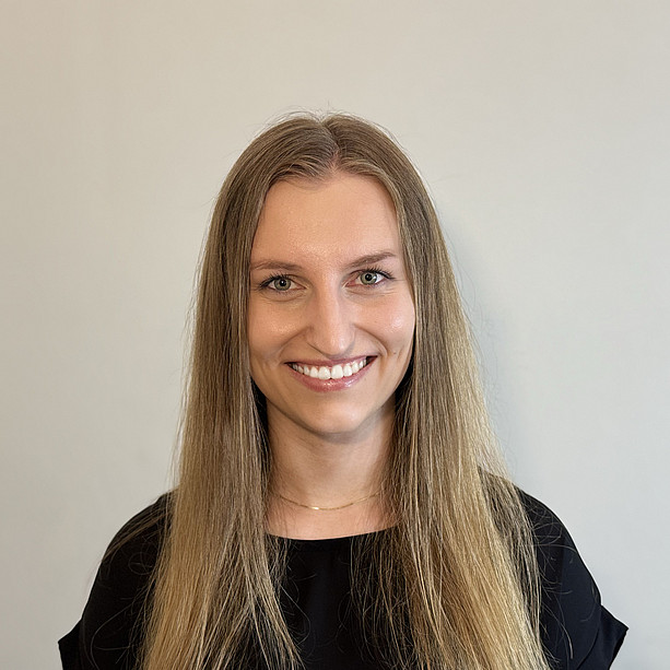 Melanie Loitzl, BA BA BEd MA
