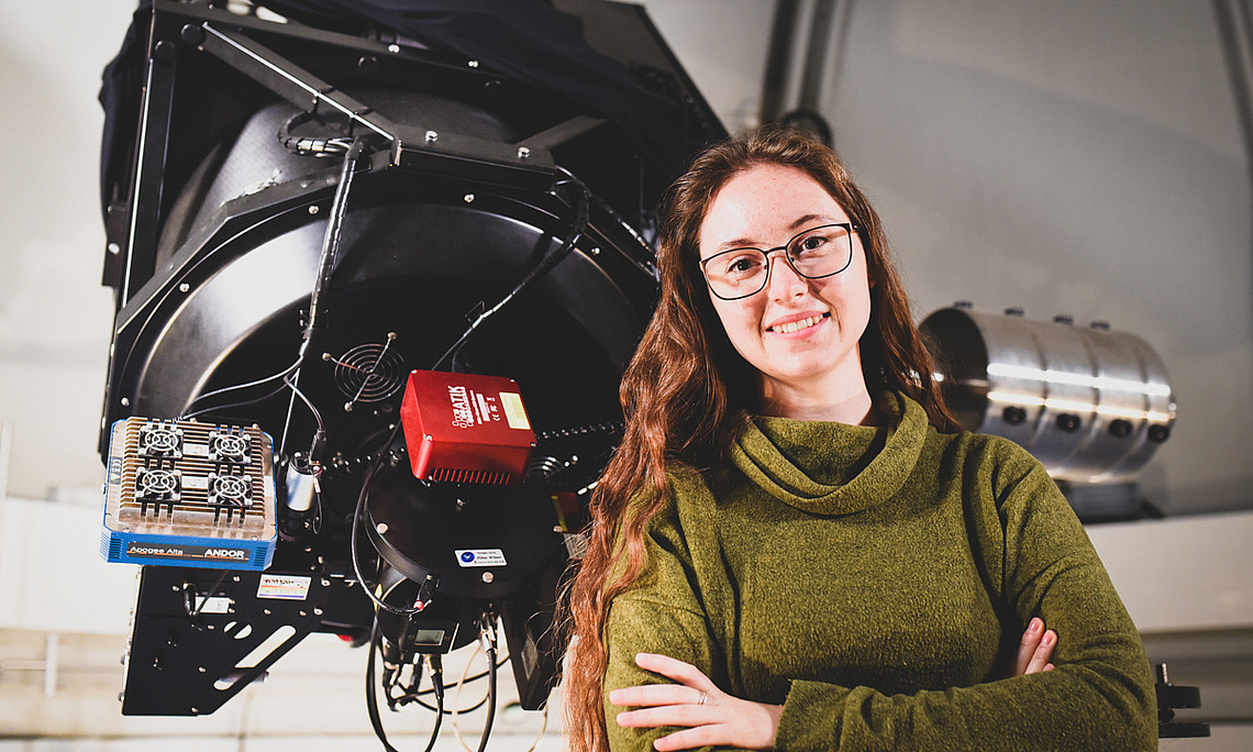 Die Physik-Studentin Victoria Kutnohorsky ist Teil eines Teams, das Mitte Oktober im ESA-Camp in Norwegen eine Höhenforschungsrakete baut. Foto: Uni Graz/Tzivanopoulos