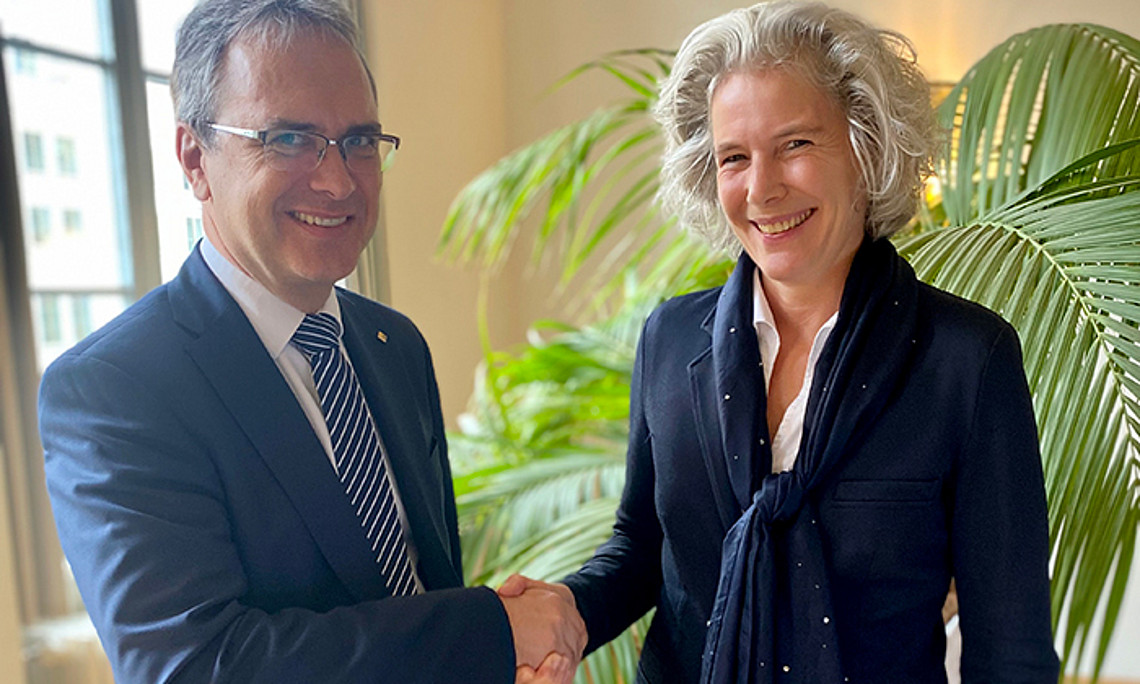 Rektor Riedler zu Besuch bei seiner Amtskollegin an der Uni Leipzig, Rektorin Eva Inés Obergfell. Foto: Lina Hörügel/UL