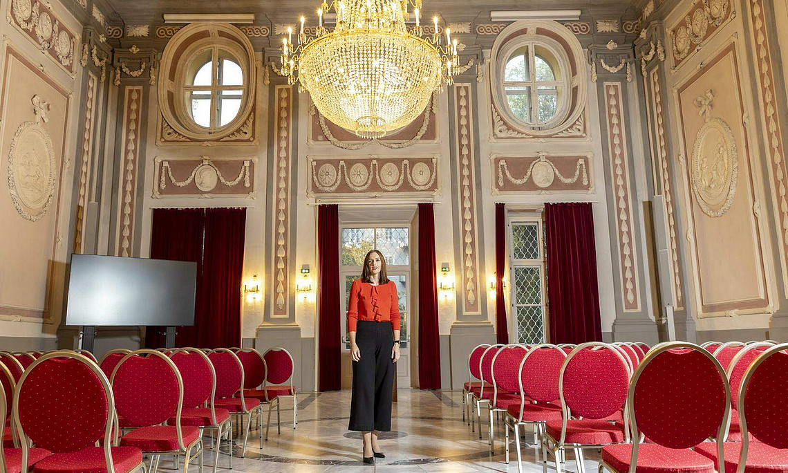 Portrait of Ingeborg Zechner in the ballroom of the Meerscheinschlössl