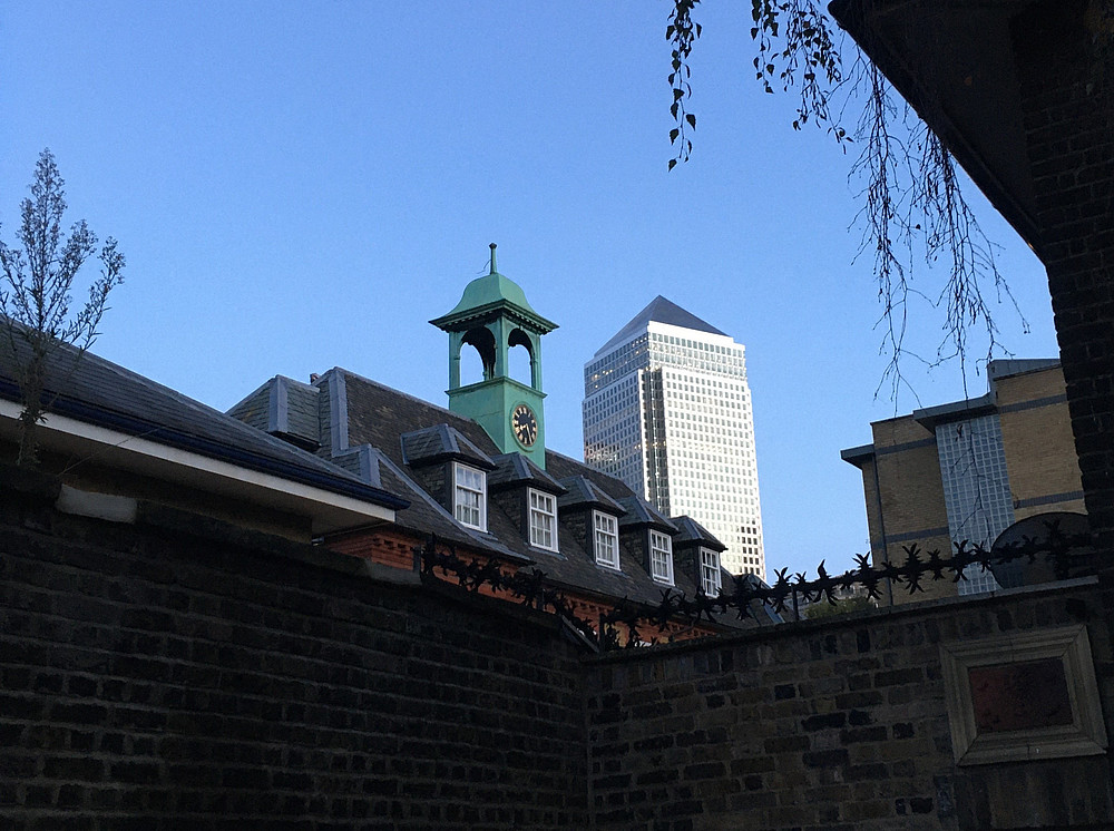 Seemannsheim in Limehouse mit Canary Wharf im Hintergrund ©Ben Gidley