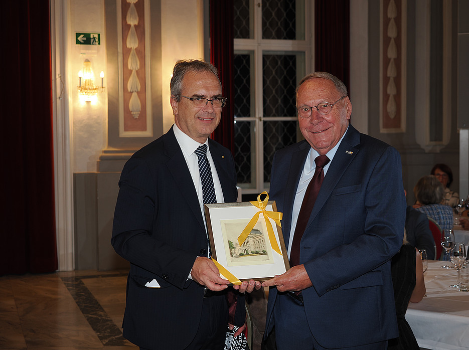 Direktor Dr. Peter Riedler und KommR Prof. Mag. Dr. Günther Witamwas ©Mag. Paulus Mayr