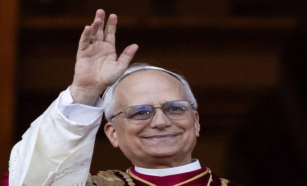Ein Mann der aussieht wie der Papst