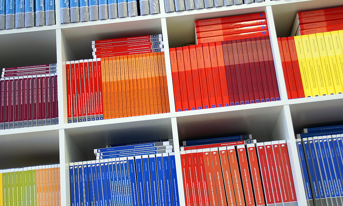 Bücherregal, Bibliothek, bunt
