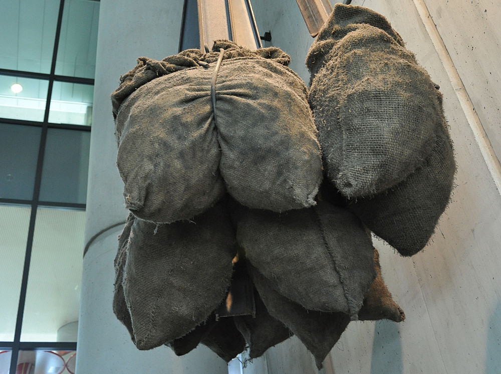 Coal bags in the RESOWI at the University of Graz ©Uni Graz