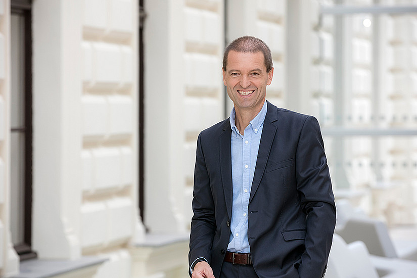 Der neu gewählte FWF-Präsident Christof Gattringer freut sich, seine Ideen und Erfahrungen in den österreichischen Wissenschaftsfonds einzubringen. Foto: Uni Graz/Eisenberger