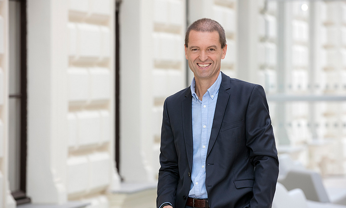 Der neu gewählte FWF-Präsident Christof Gattringer freut sich, seine Ideen und Erfahrungen in den österreichischen Wissenschaftsfonds einzubringen. Foto: Uni Graz/Eisenberger