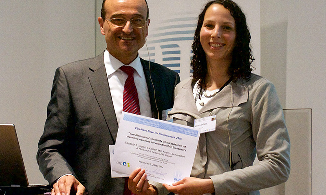 Preisträgerin Verena Leitgeb mit Wolfgang Kautek, Präsident der ESG. Fotos: ESG