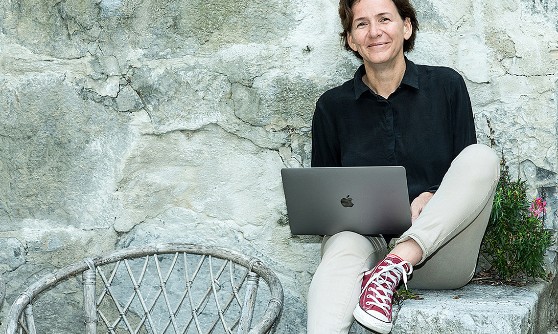 Kathrin Otrel-Cass lehrt den komptenten Umgang im Netz. Foto: Christa Strobl