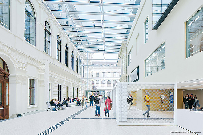 Foyer der Universitätsbibliothek Graz