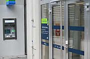 Vor dem Eingang des Studien-Service-Centers wurde in Kooperation mit der Steiermärkischen Sparkasse ein Bankomat errichtet 