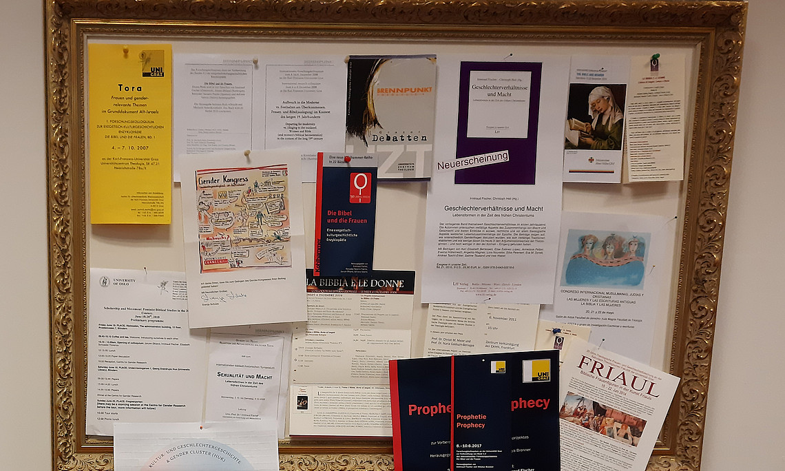 Pinwand im Büro Fischer