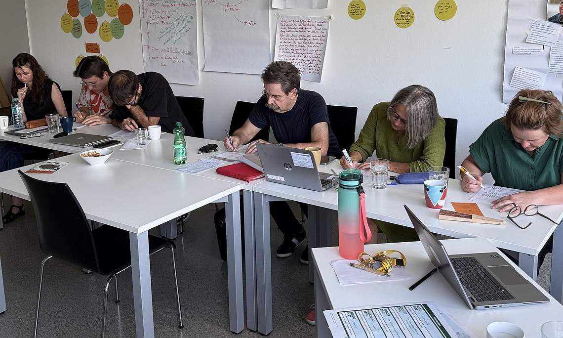Studierende im Seminarraum