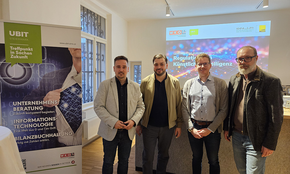 Gruppenfoto von den Veranstaltern und Vortragenden