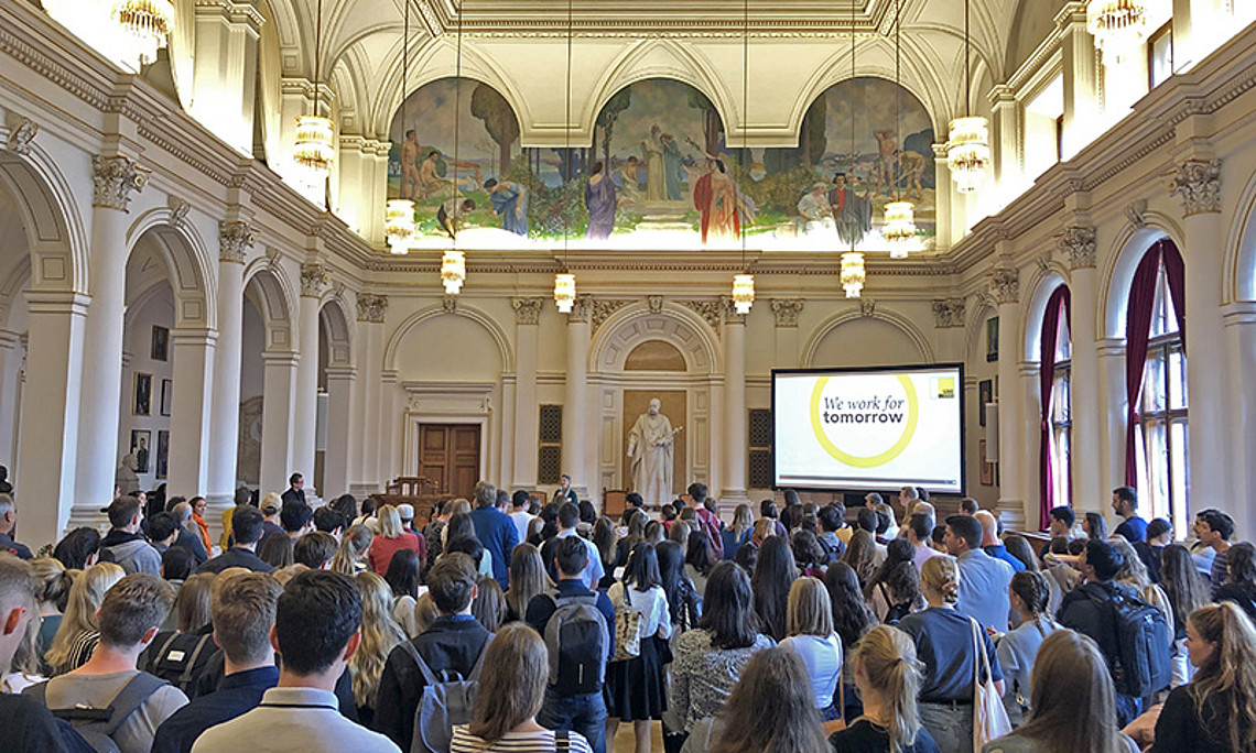 Volles Haus: Beim traditionellen Empfang für die internationalen Studierenden des kommenden Studienjahres können Graz-Newbies sich austauschen und ihre BetreuerInnen kennenlernen. Alle Fotos: Uni Graz/Knaus. 