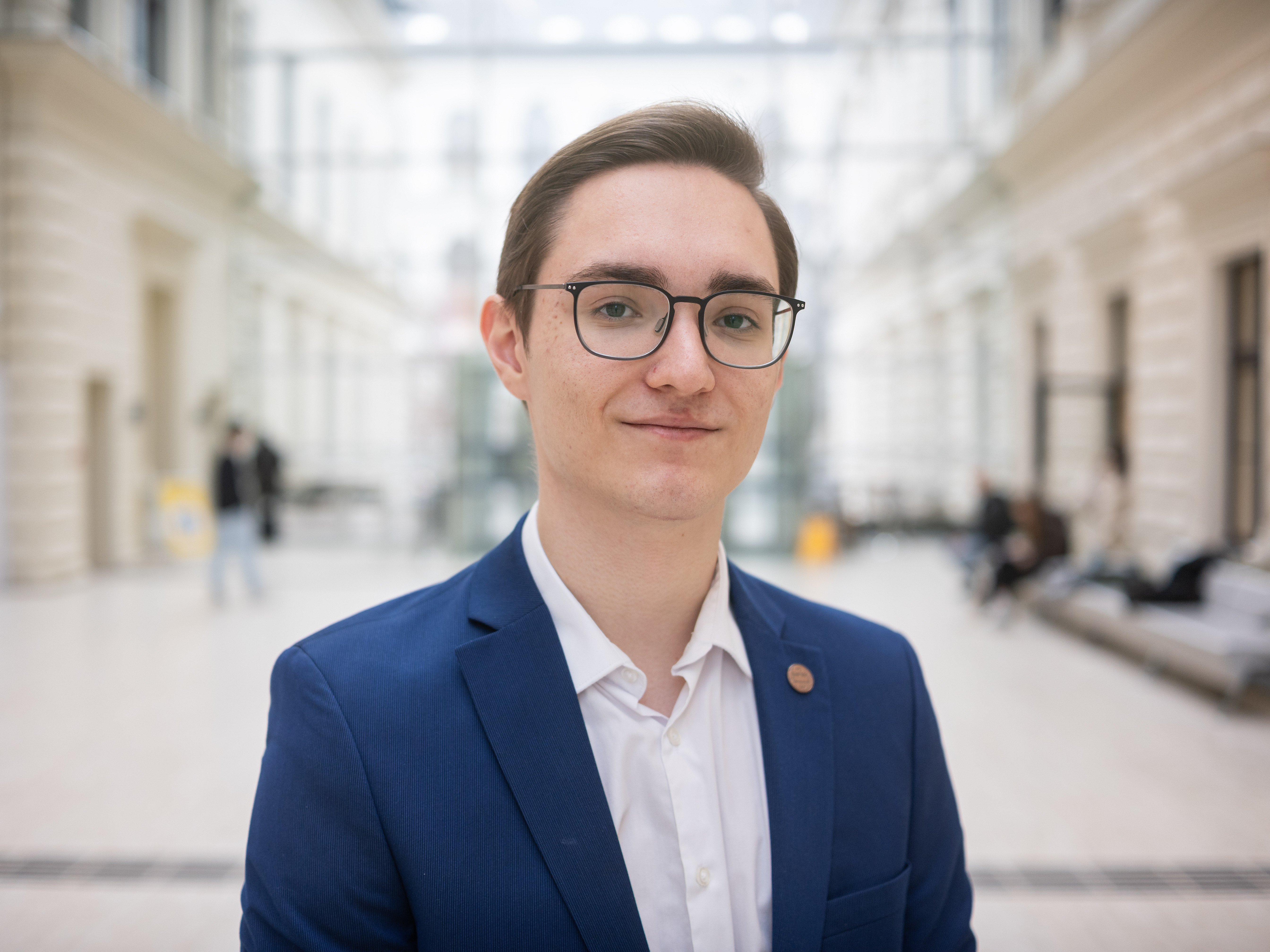 Johannes Smetanig im Hauptgebäude der Universität Graz