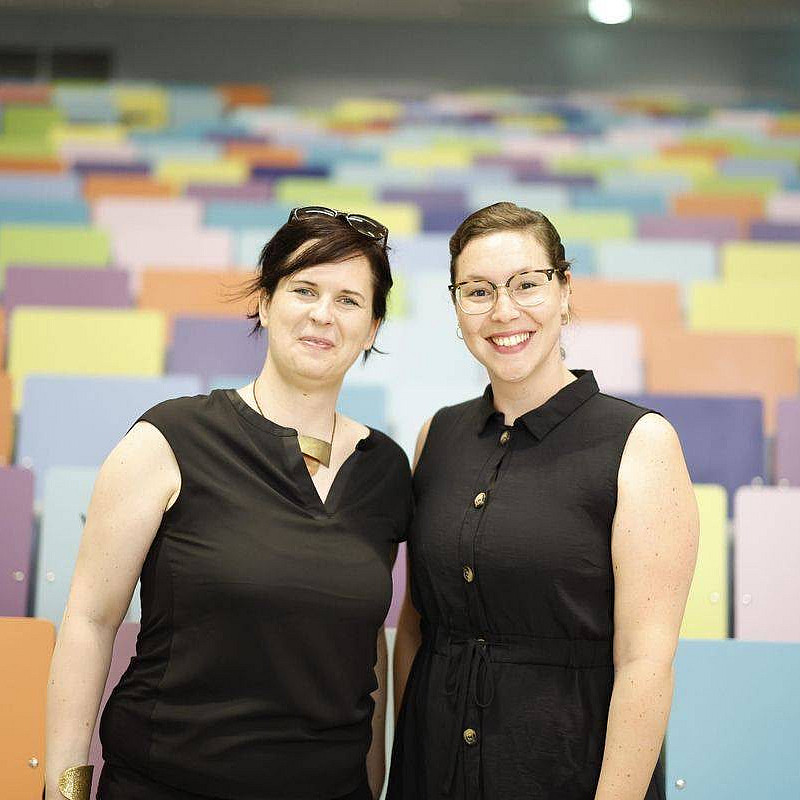Britta Breser und Stefanie Steiner vom Arbeitsbereich Geschichtsdidaktik 