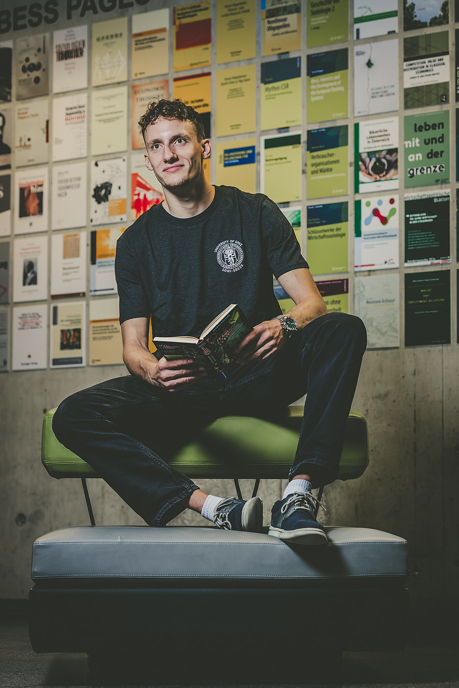 T-shirt grau Vorderseite ©EMB