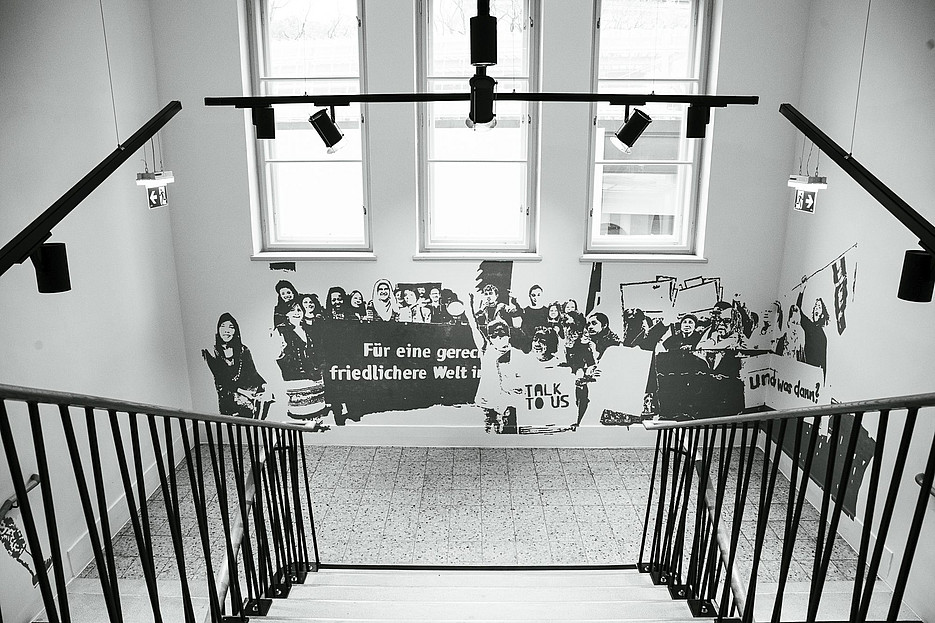 Schwarze Malerei auf weißem Hintergrund ©Uni Graz/Tzivanopoulos