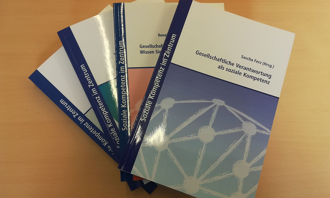vier Bücher