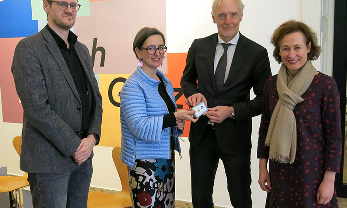 Projektkoordinator Martin Sauerbrey-Almasy, BIK-Leiterin und Zeitgeschichte-Professorin der Uni Graz, Barbara Stelz-Marx, Kulturstadtrat Günter Riegler und Graz-Museum-Geschäftsführerin Sibylle Dienesch (v.l.). Alle Fotos: BIK. 