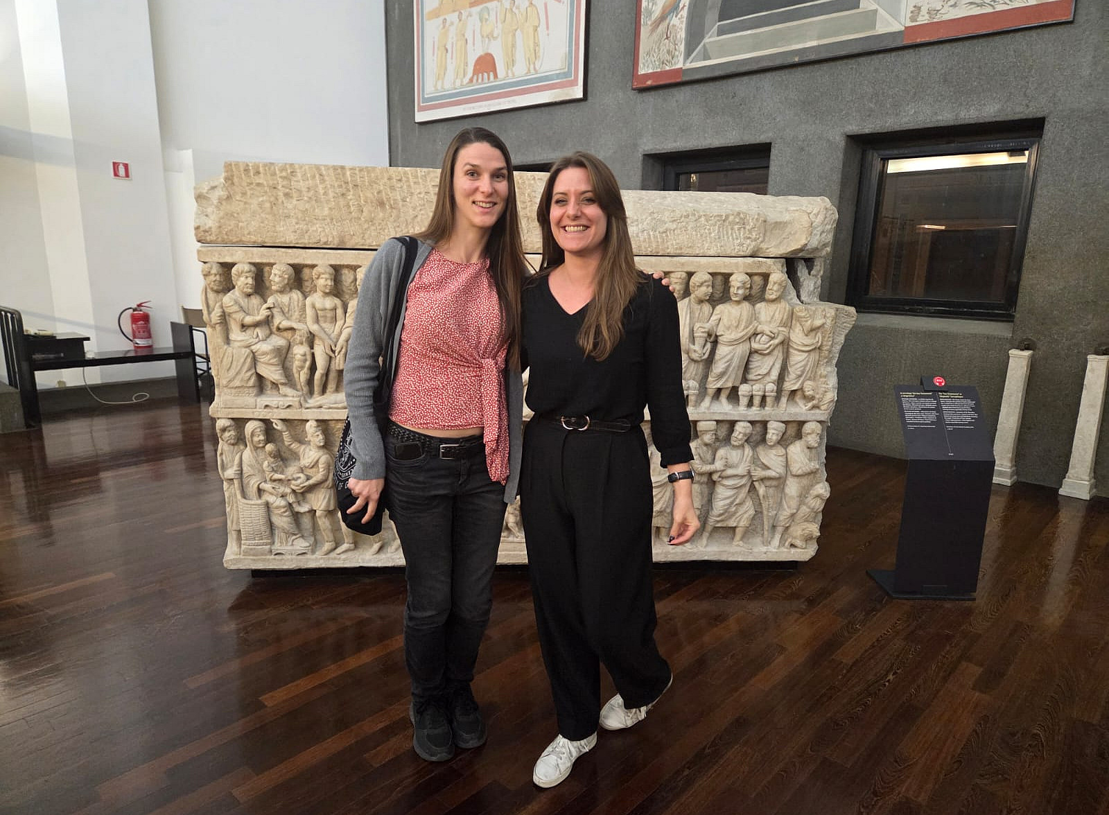 Sarah Hollaender und Caroline Bridel im Museo Pio Cristiano, Vatikan ©Sarah Hollaender