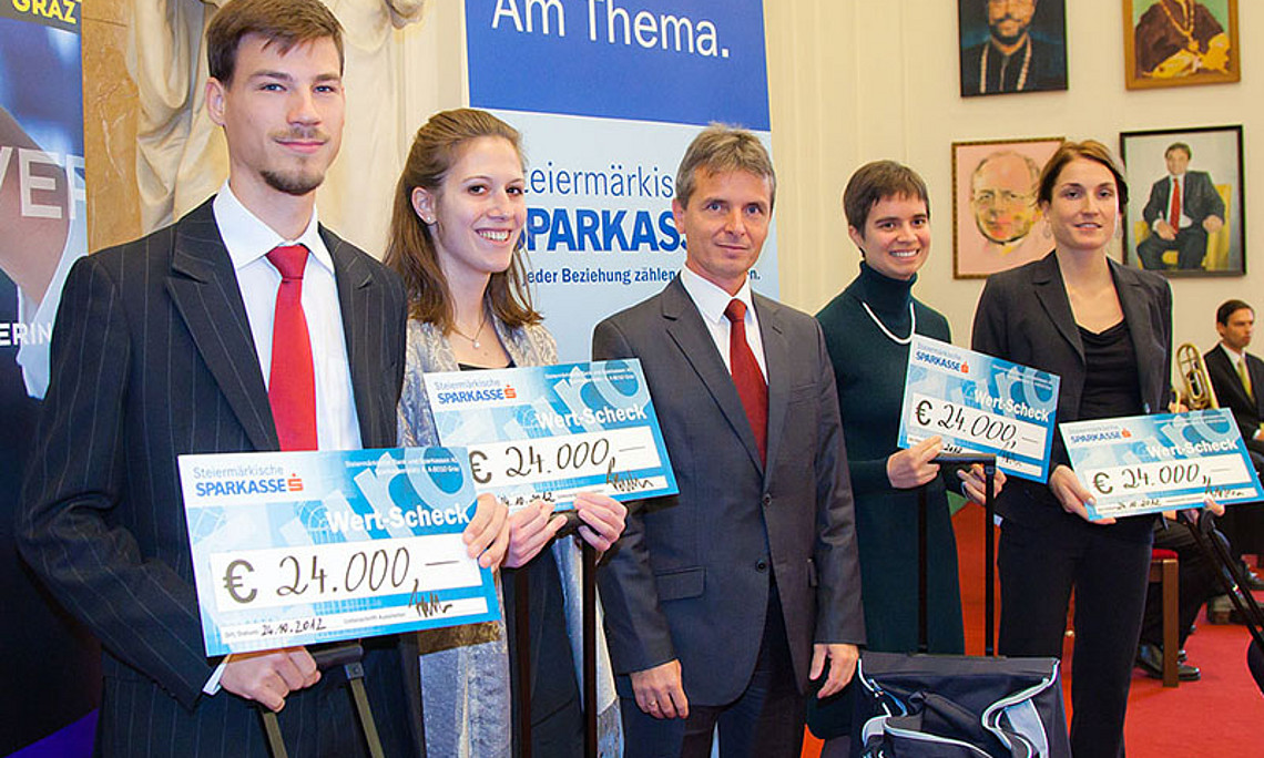 Initiative mit Tradition: Auch im Vorjahr förderte die Steiermärkische Sparkasse vier junge ForscherInnen