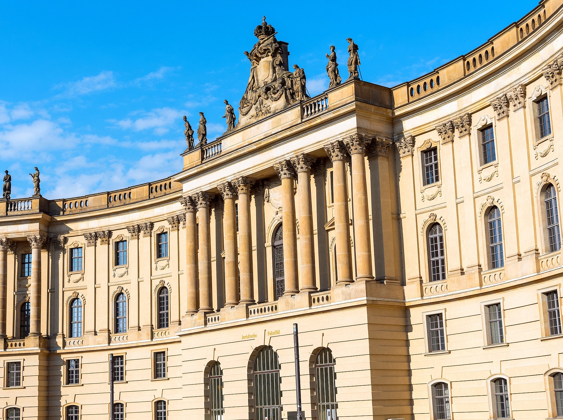 Gebäude Humboldt Universität ©elxeneize - stock.adobe.com