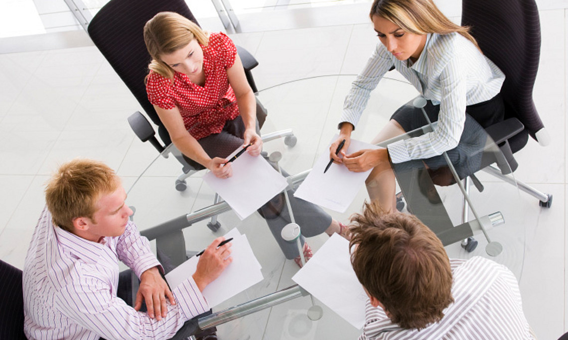 Lange ANwesenheit, ständige Verfügbarkeit: Konferenz der Uni Graz nimmt Arbeitszeitmodelle unter die Lupe. Foto: iStockphoto/Monkey Business Images