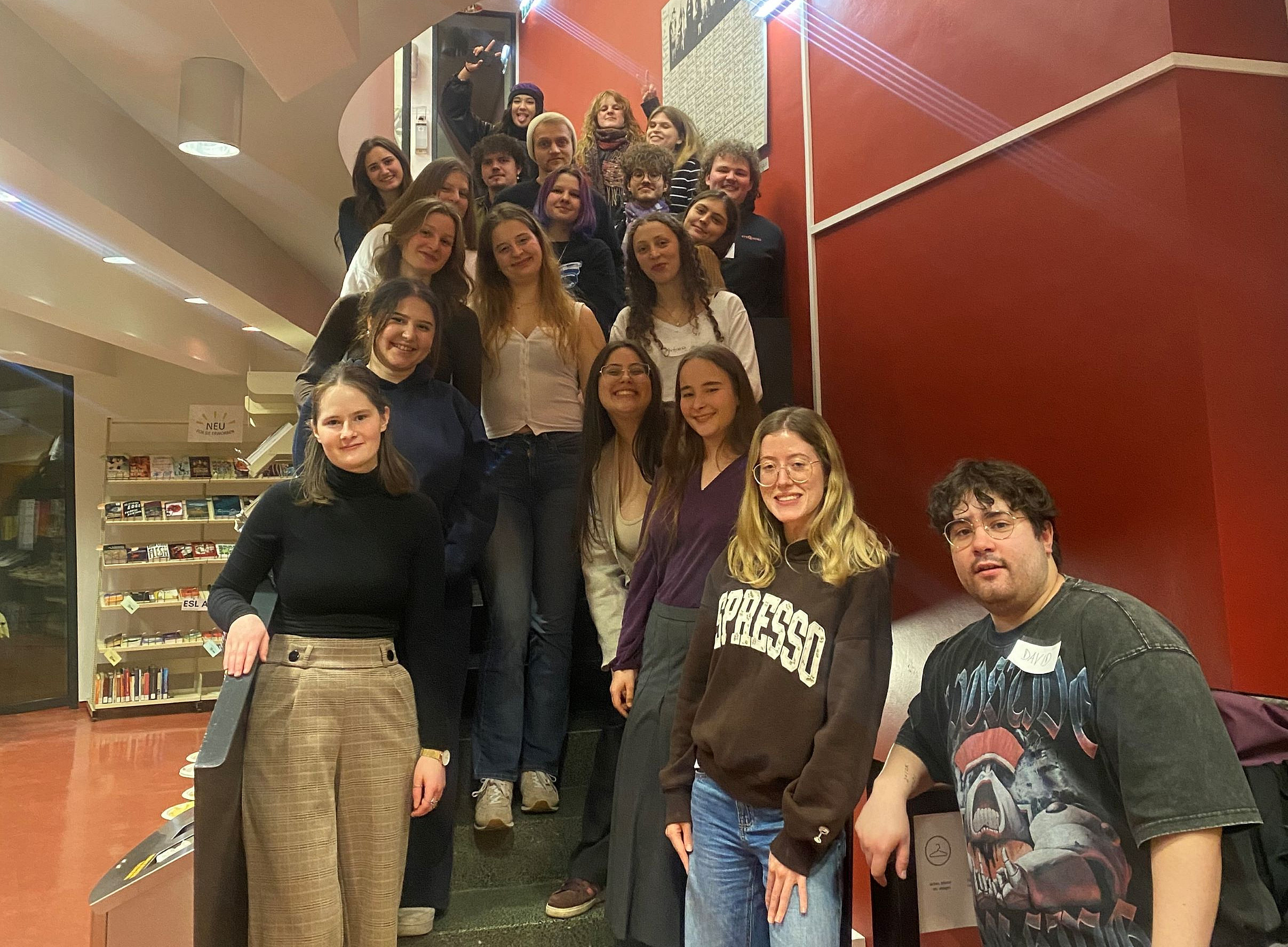 Gruppenbild in der Anglistikbibliothek ©Social guide Team