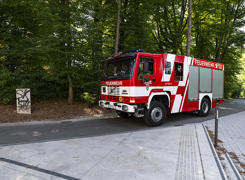 EIn Feuerwehrfahrzeug ©Konstantinos Tzivanopoulos