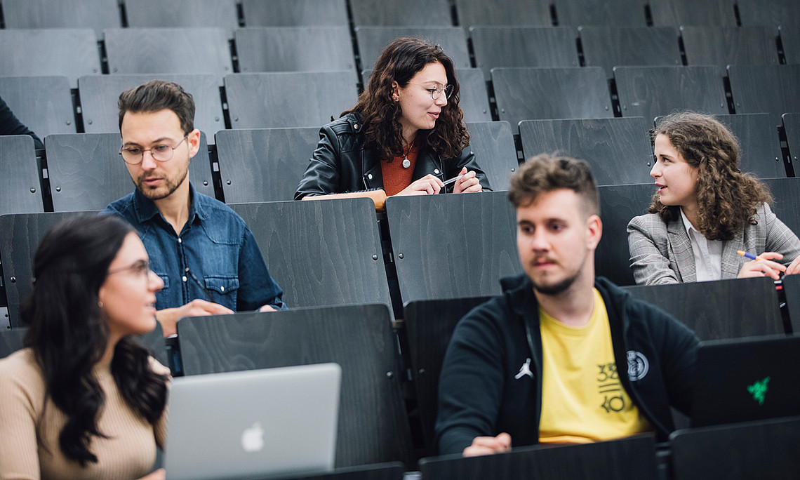 Die Karrieremesse EXCELLENCE geht am 16. und 17. November 2021 online und in Präsenz über die Bühne. Foto: Uni Graz/Kanizaj