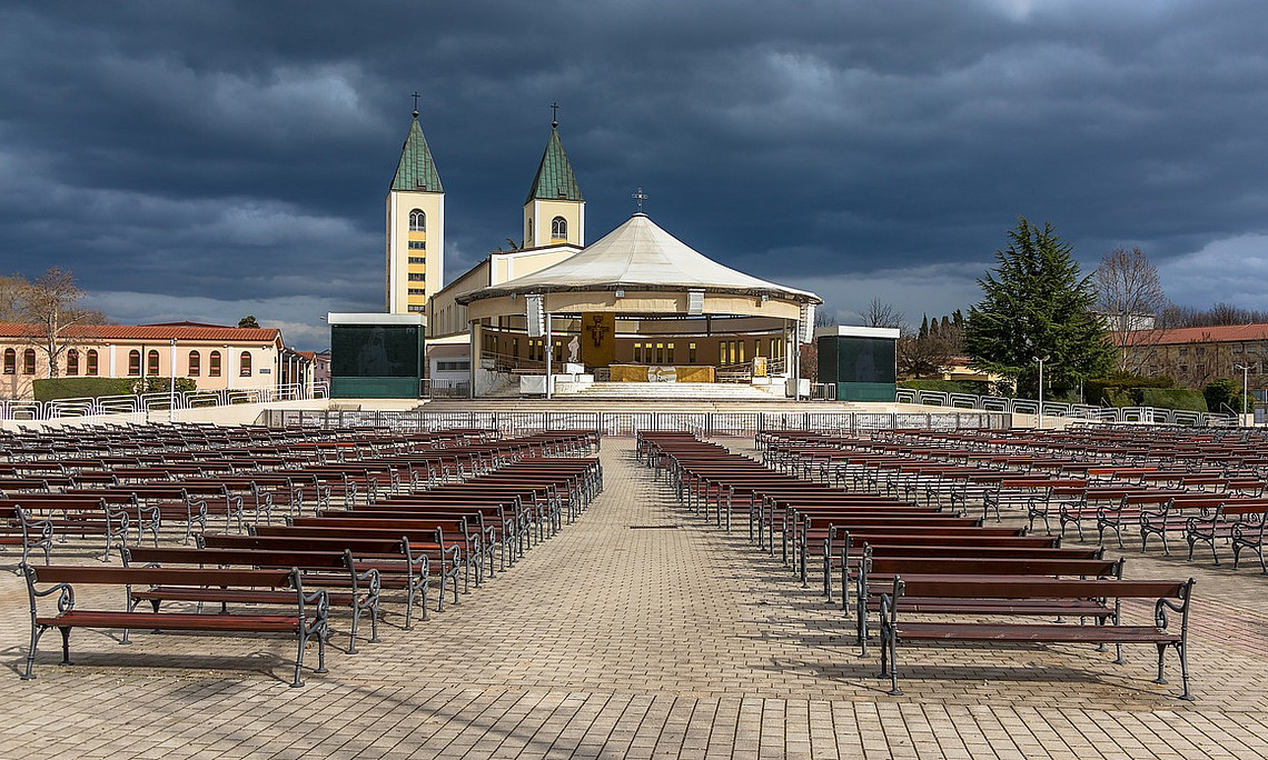 Kirche, Monument