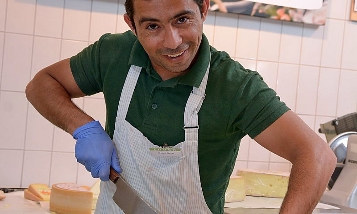 Omar Owied ist aus Syrien geflüchtet. Bei den ersten Schritten am Arbeitsmarkt hat ihn ein Netzwerk von Freiwilligen unterstützt. Foto: Uni Graz/cp-pictures
