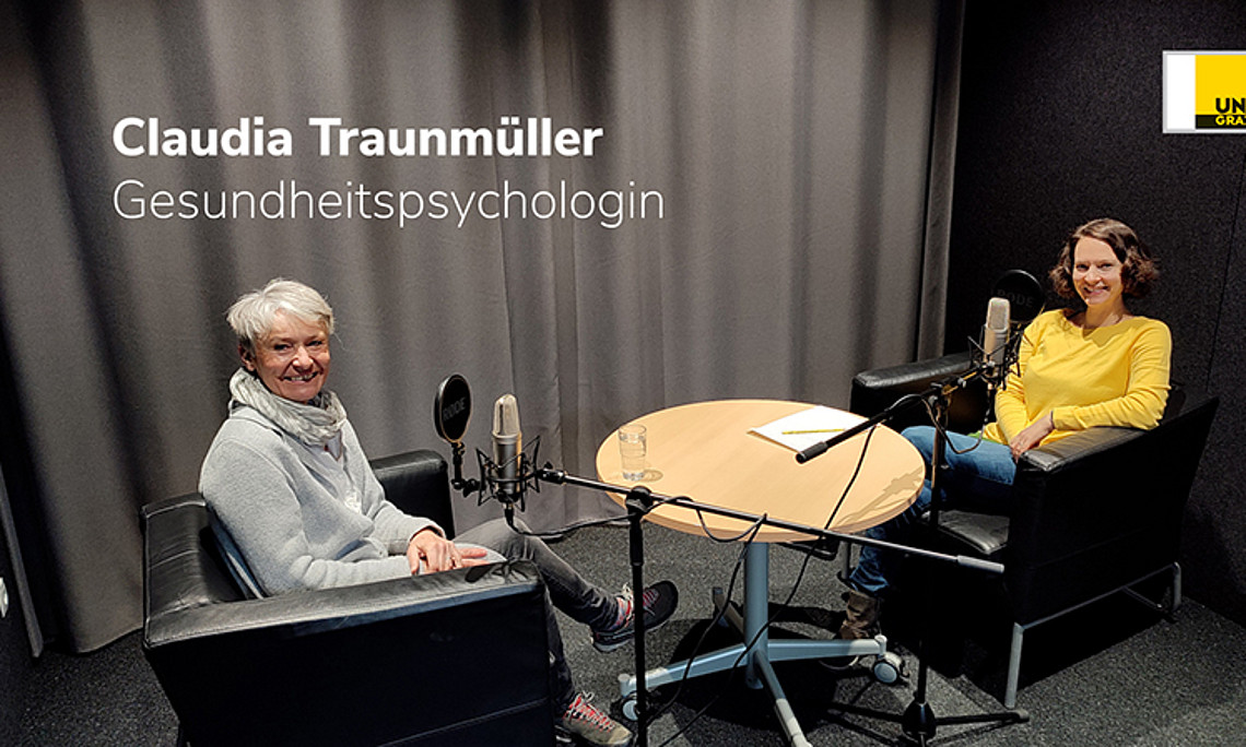 "Wenn mir eine Säule des Gesundheitsverhaltens wegfällt, muss ich andere bewusst stärken", sagt Gesundheitspsychologin Claudia Traunmüller in der aktuellen Folge des Wissenschaftspodcasts "HörSaal". Foto: Uni Graz/Weber. 